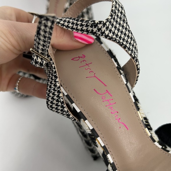 Betsey Johnson Shoes Womens Size 9.5M Black White Houndstooth Melanni Heels‎ Bow - Picture 10 of 13